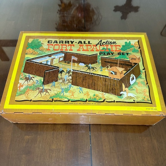Vintage Louis Marx & Co. Fort Apache Play Set - Picture 4 of 17